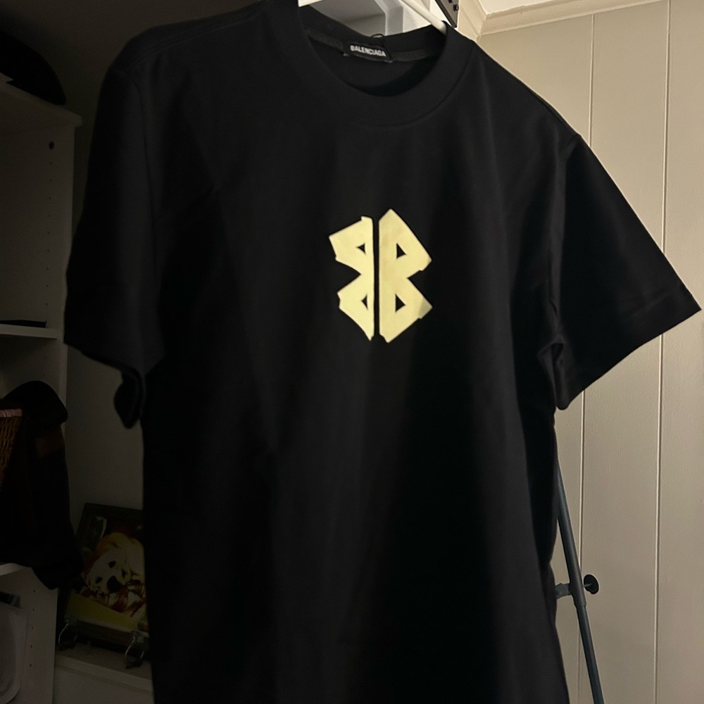 Balenciaga Unisex tshirt!